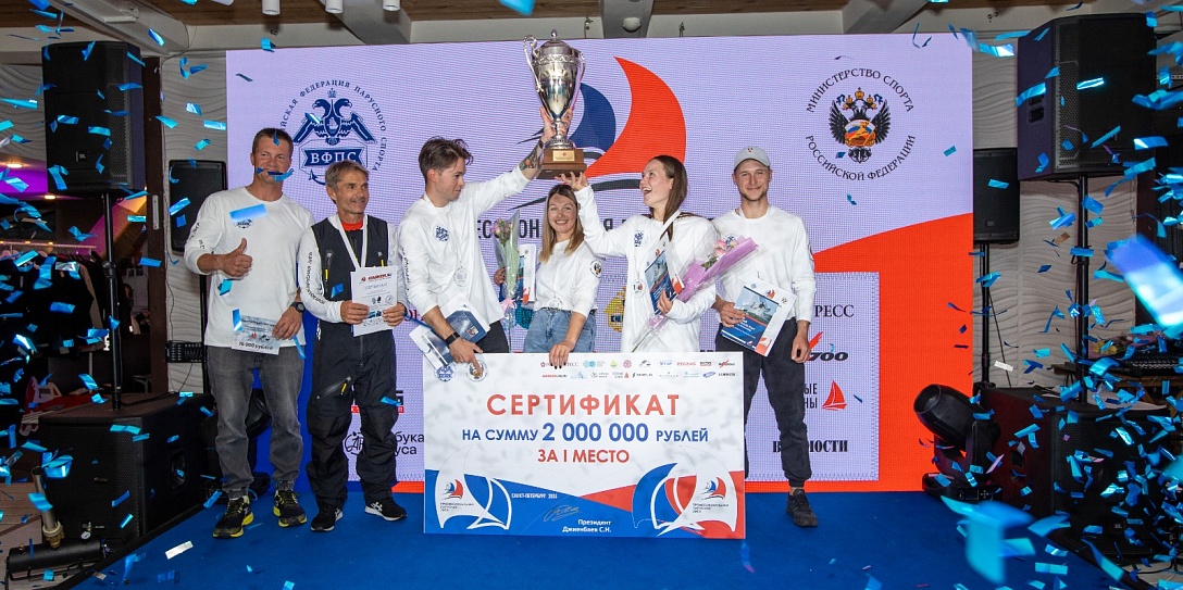 Экипаж «Мимолайна» стал победителем в Профессиональной Парусной Лиге, дебютировавшей в Санкт-Петербурге