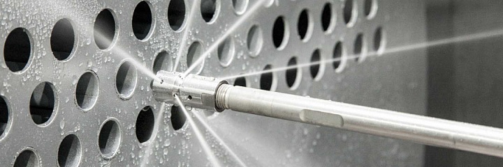 Robotic cleaning of industrial heat exchangers by hydrodynamic method