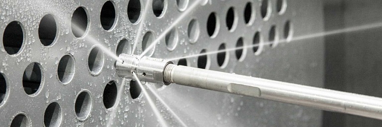 Robotic cleaning of industrial heat exchangers by hydrodynamic method