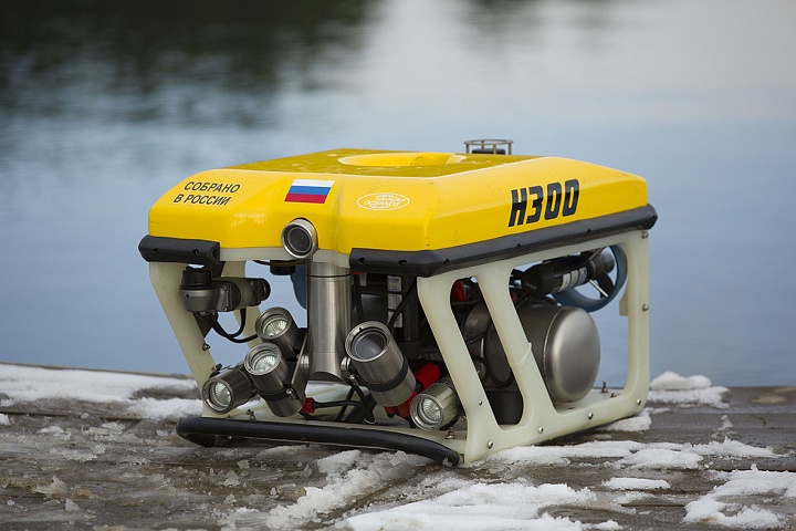 Teleoperated underwater complexes for infrastructure inspection