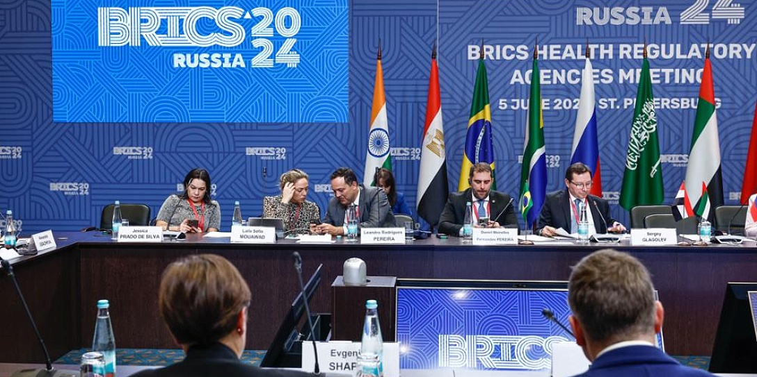 «На полях» ПМЭФ-2024 состоялась встреча регуляторных органов в здравоохранении стран БРИКС